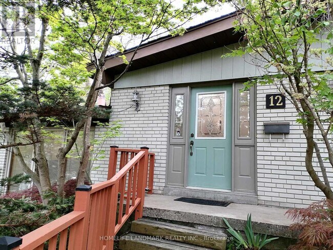 Building Photo - 12 Thornheights Rd