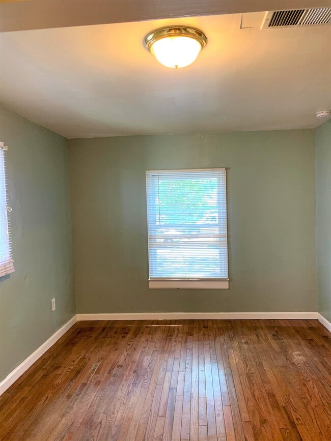 Photo - 569 10th St NW (Atlanta, GA) Apartment