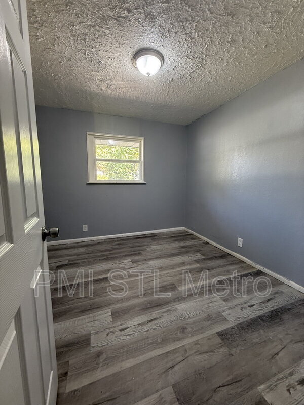 Foto del edificio - 10816 Spring Garden Dr