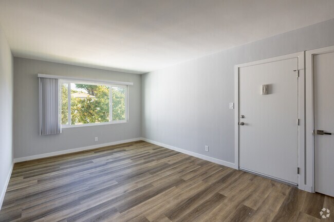 1 habitación, 1 baño, 615 pies cuadrados, sala de estar - Ladera Townhouse