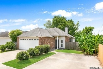 Building Photo - 9231 Pecan Tree Dr