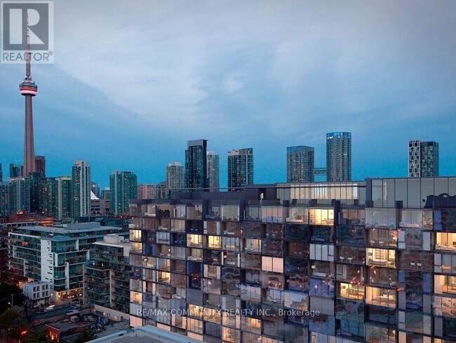 Building Photo - 629 King St W
