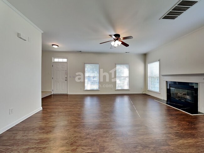 Building Photo - 103 Poplar Woods Dr