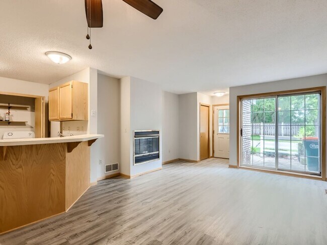 Foto del edificio - Great Townhome