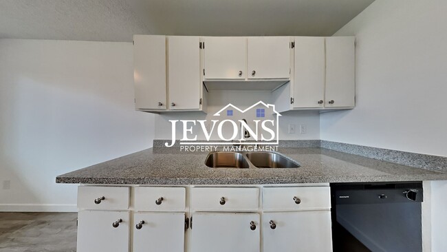 Foto del interior - Olympic Village - 7305 8th Ave Ct E Tacoma...