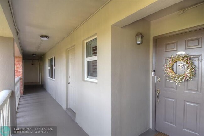 Foto del edificio - 3111 NE 51st St