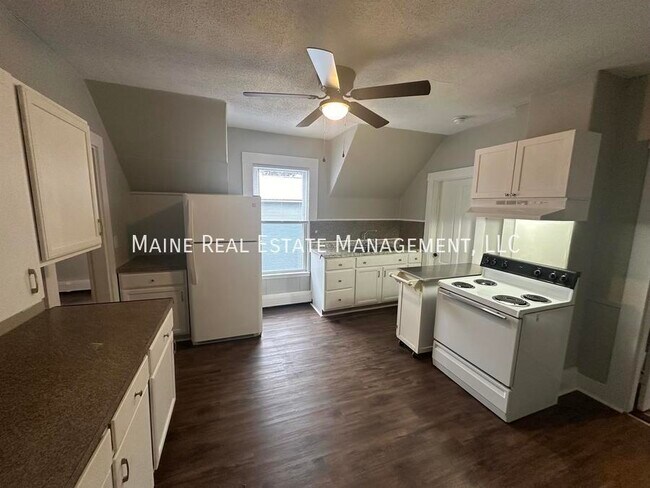 Foto del edificio - 439 Fourth St. Apt.-1