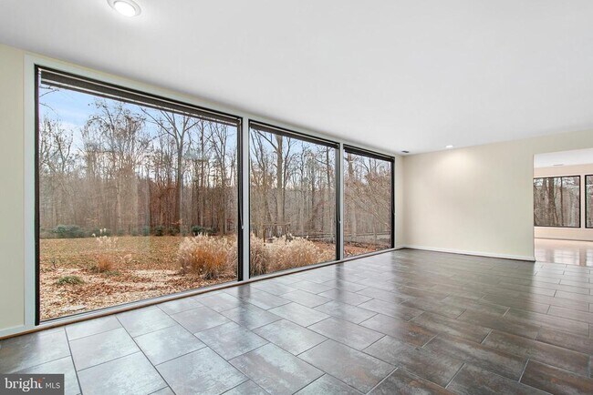 Building Photo - 11521 Fairfax Station Rd