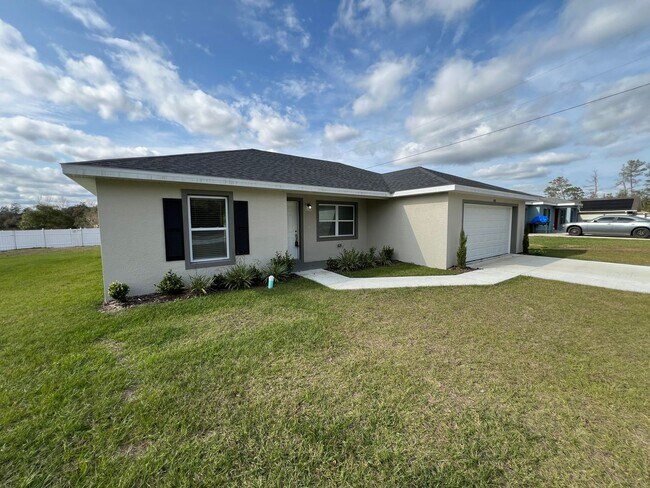 Foto del edificio - Lovely 3 Bedroom, 2 Bathroom Home in Ocala!!!