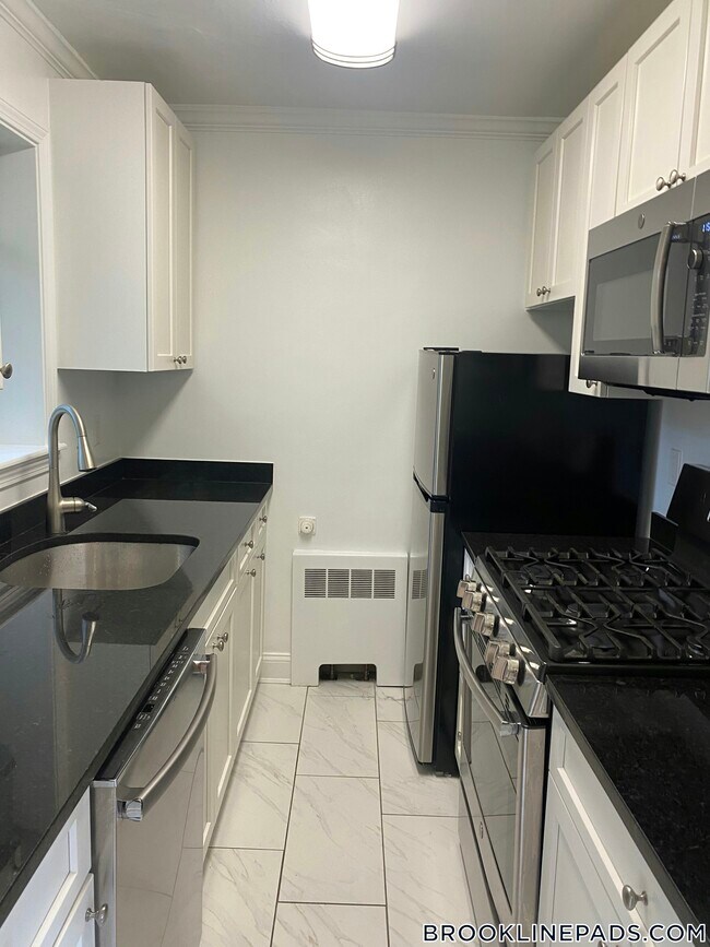 Building Photo - 80 St Paul St