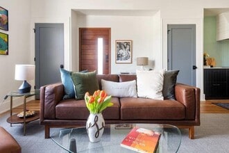 Building Photo - 955 Wylie St SE