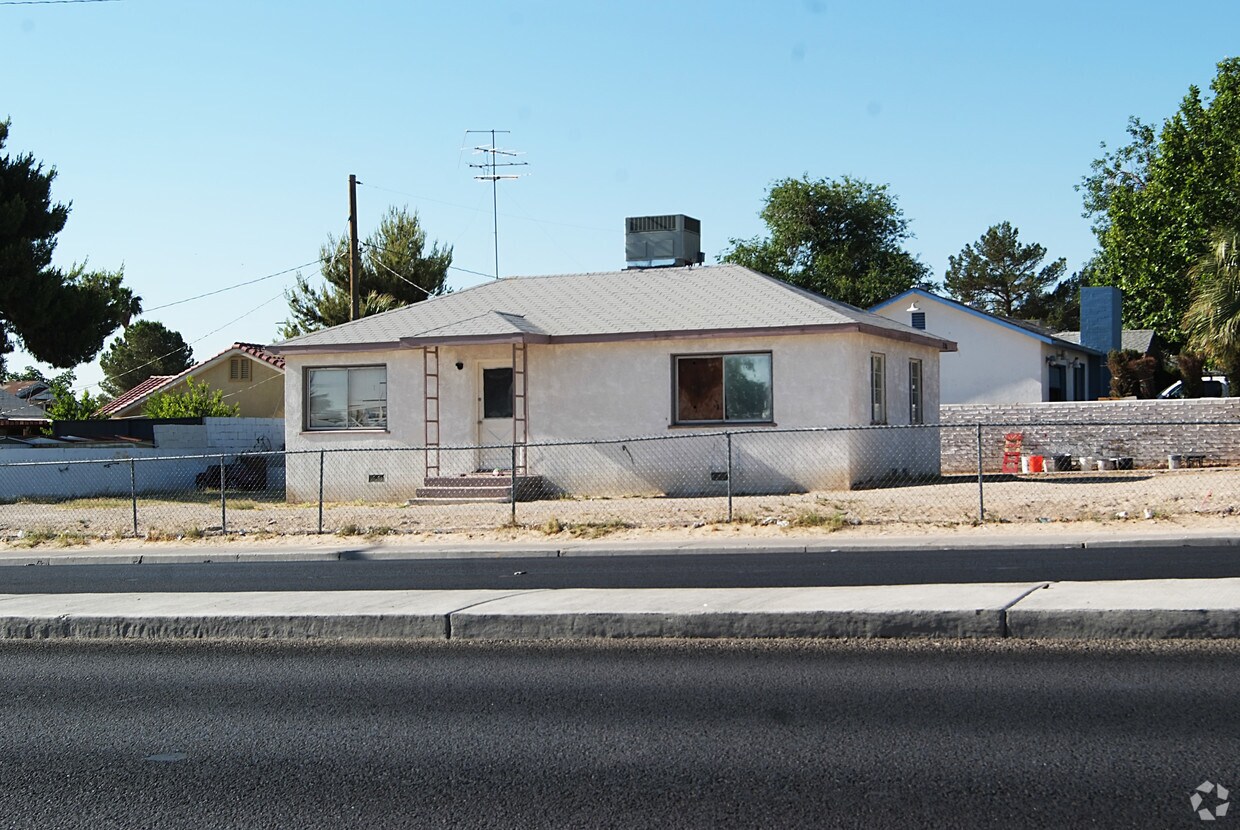 Foto principal - 1618 E Bonanza Rd