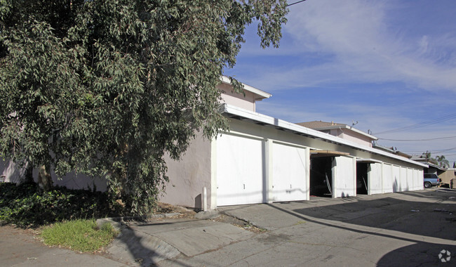 Building Photo - Mountain View Apartments