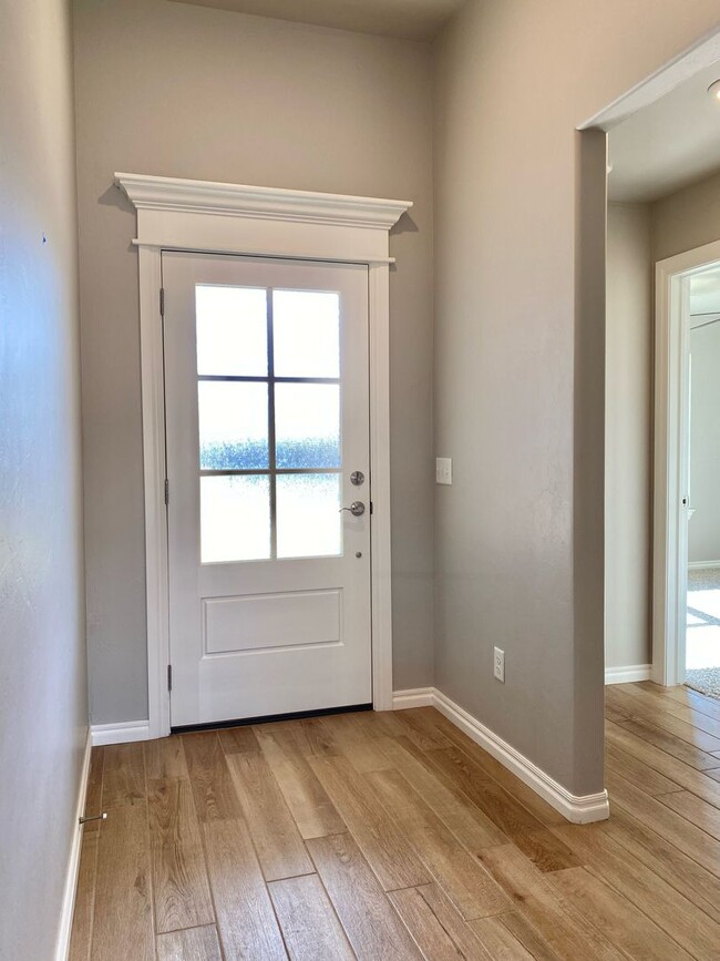 Building Photo - Beautiful 3 Bed, 2 Bath, 2 Car North Edmon...