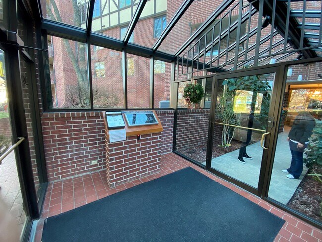 Foto del edificio - 2880 Grand Ave