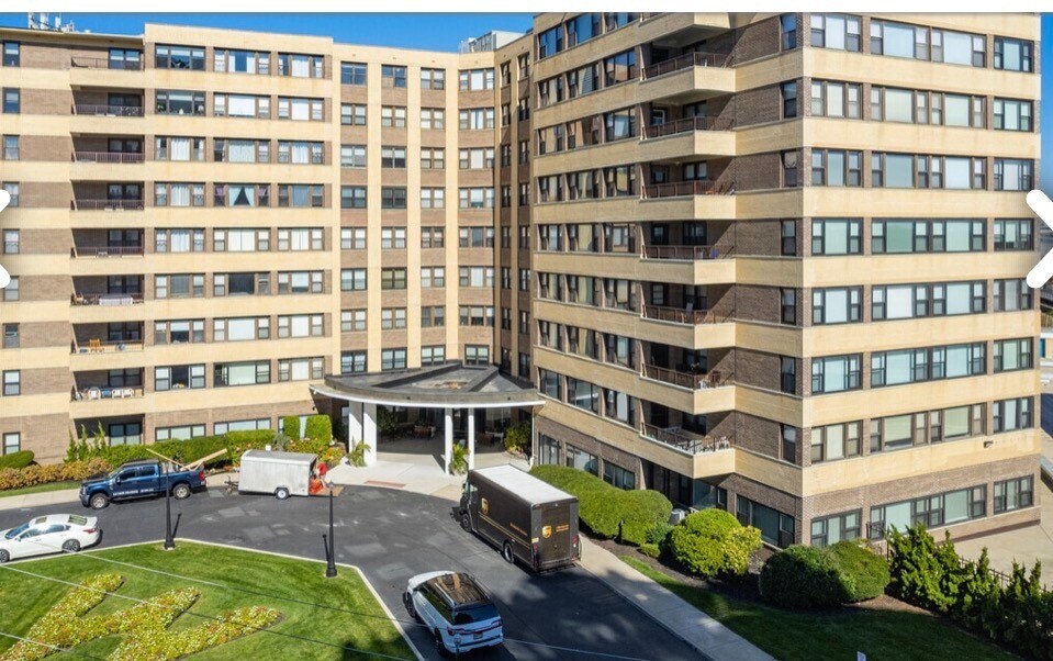 Foto del edificio - 101 S Raleigh Ave