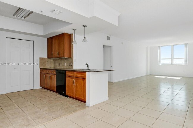 Foto del edificio - 2000 N Bayshore Dr