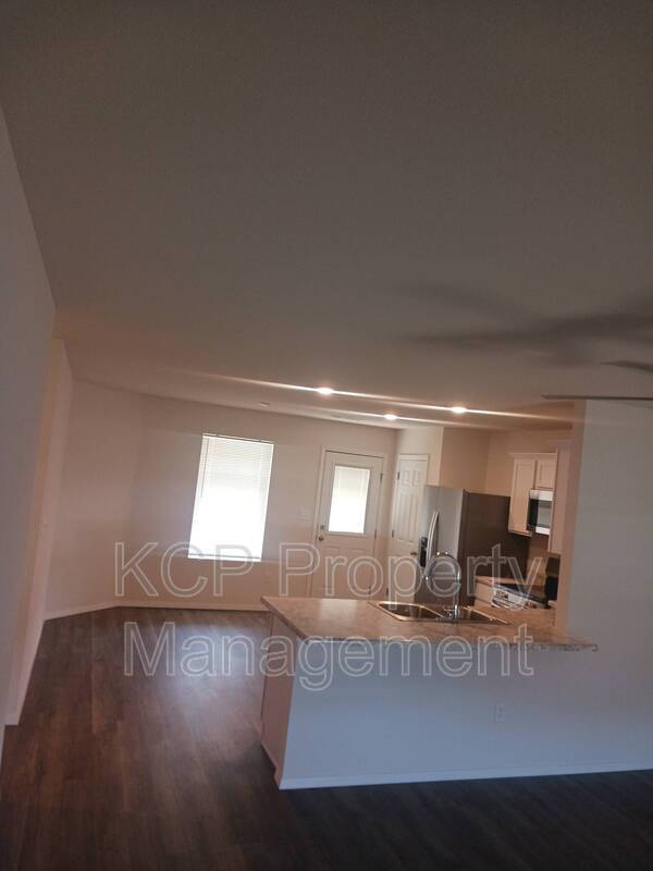 Foto del edificio - 7904 Melody Ln