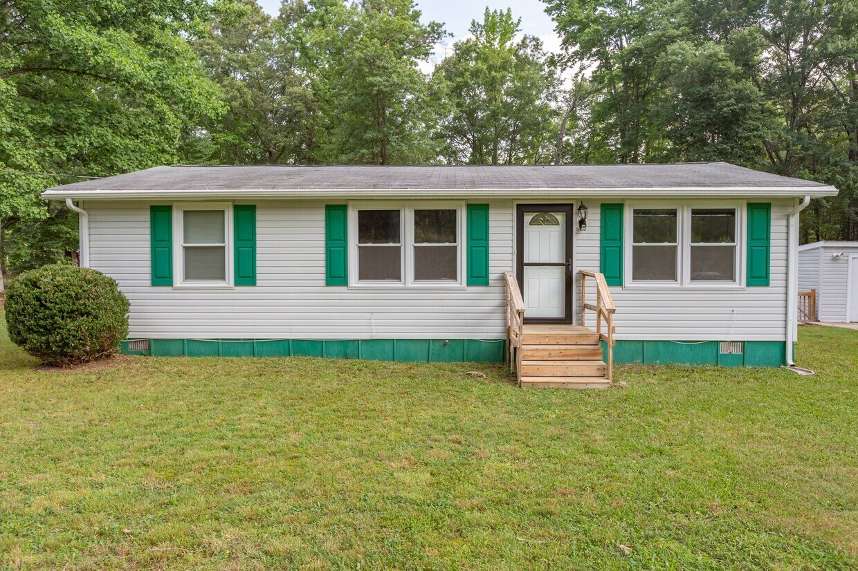 7155 Gatewood Rd, Woodford, VA 22580 House Rental in Woodford, VA