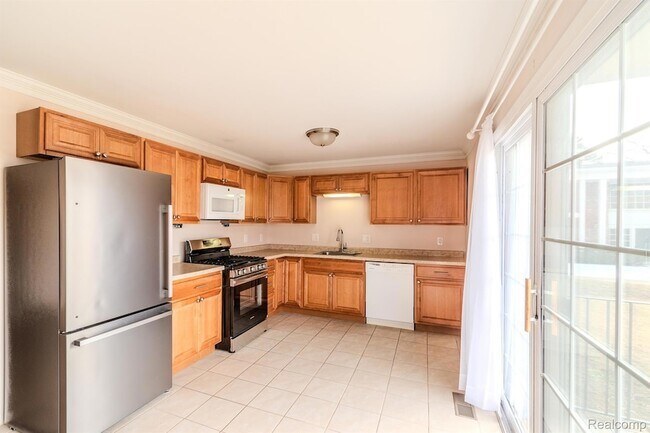 Foto del edificio - 474 Fox Hills Dr S