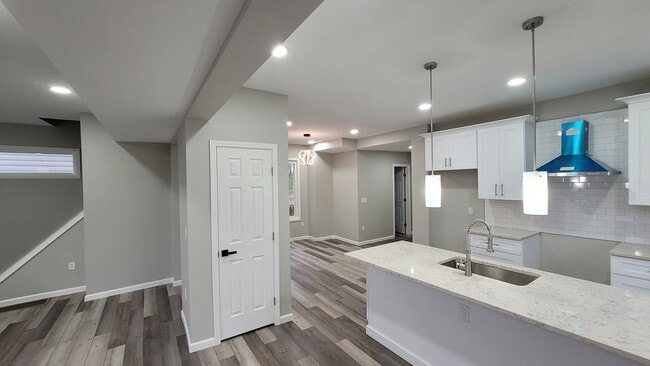 Building Photo - 1351 E Mound St