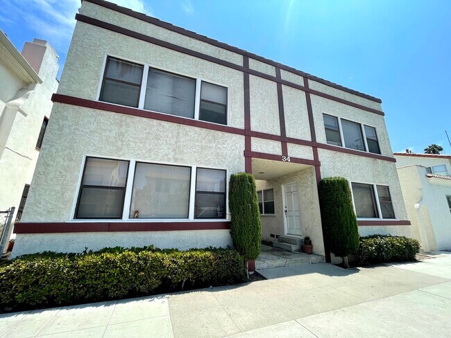 Foto del edificio - 34 Granada Ave