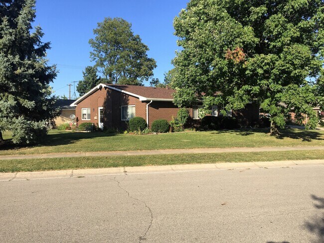 Building Photo - 907 La Tourrette Ct