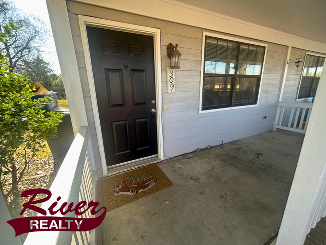 Foto del edificio - | $1075 | Charming North Augusta Townhouse...