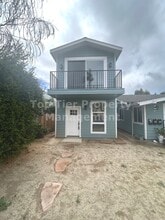 Building Photo - 2945 Kalmia St