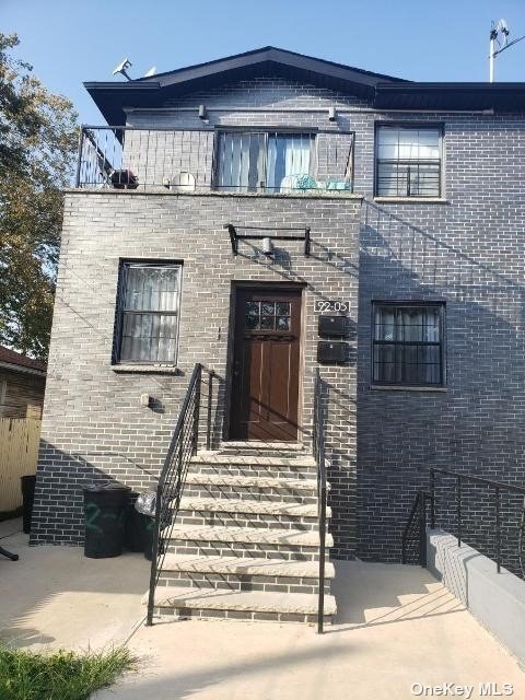 Primary Photo - 92-05-92-25 25th Ave
