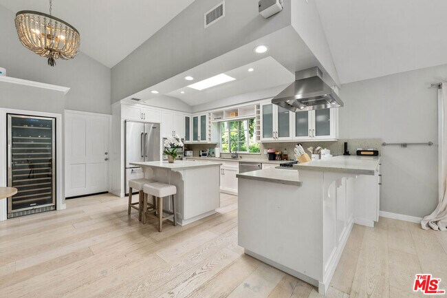 Foto del edificio - 3614 Malibu Country Dr