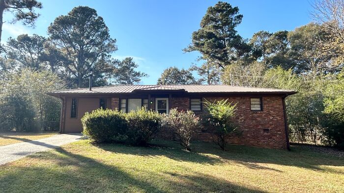 Foto principal - Lovely 3 Bedroom Hidden Gem! Hardwood Floo...