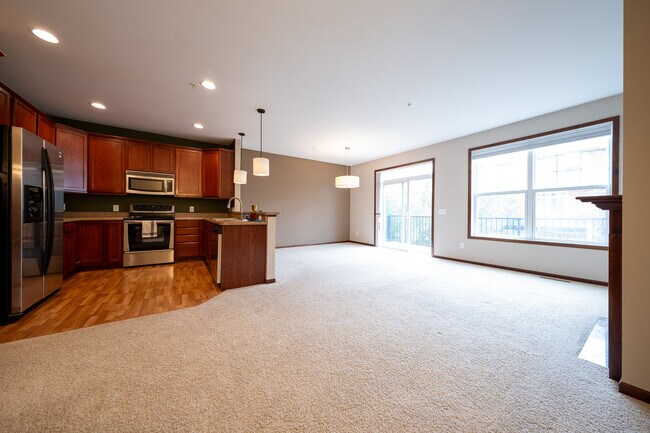 Foto del edificio - 11925 Emery Village Dr N