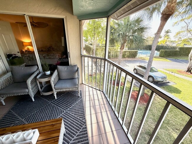 Foto del edificio - 3941 Leeward Passage Ct