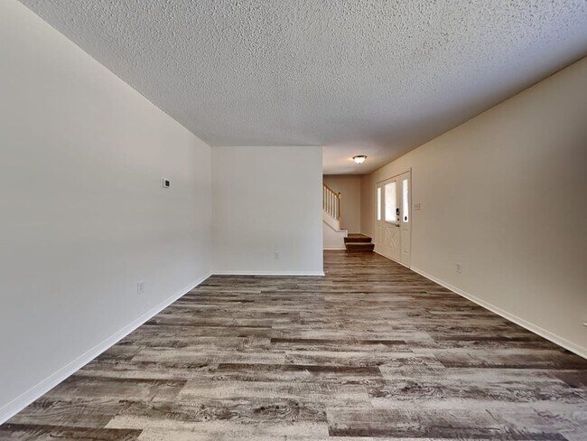 Building Photo - 4206 Emerson Dr