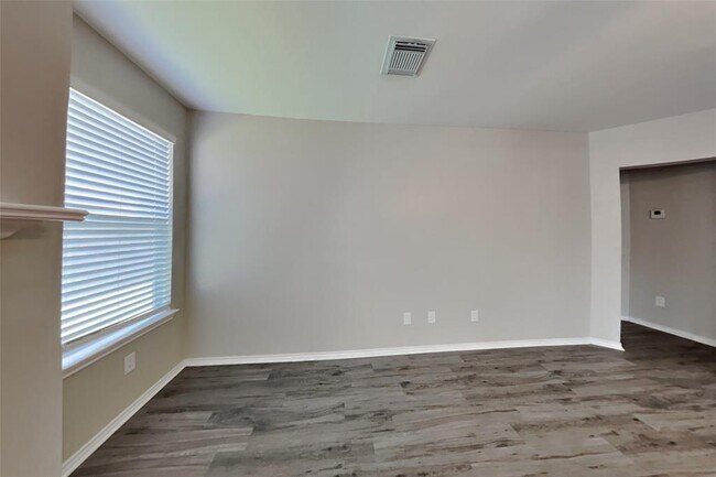 Foto del edificio - 4911 Pearce Lake Ct