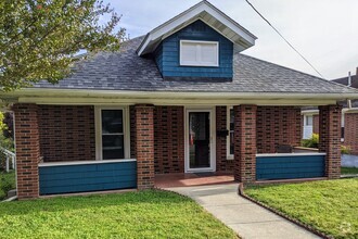 Building Photo - 766 Arbutus Ave SE