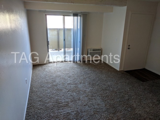 Foto del edificio - 10603 E Jewell Ave