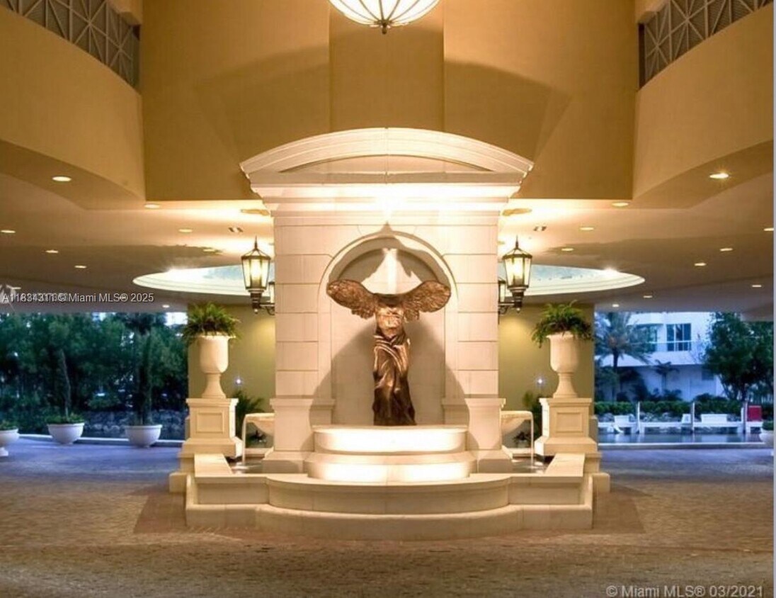 Foto principal - 200 Sunny Isles Blvd