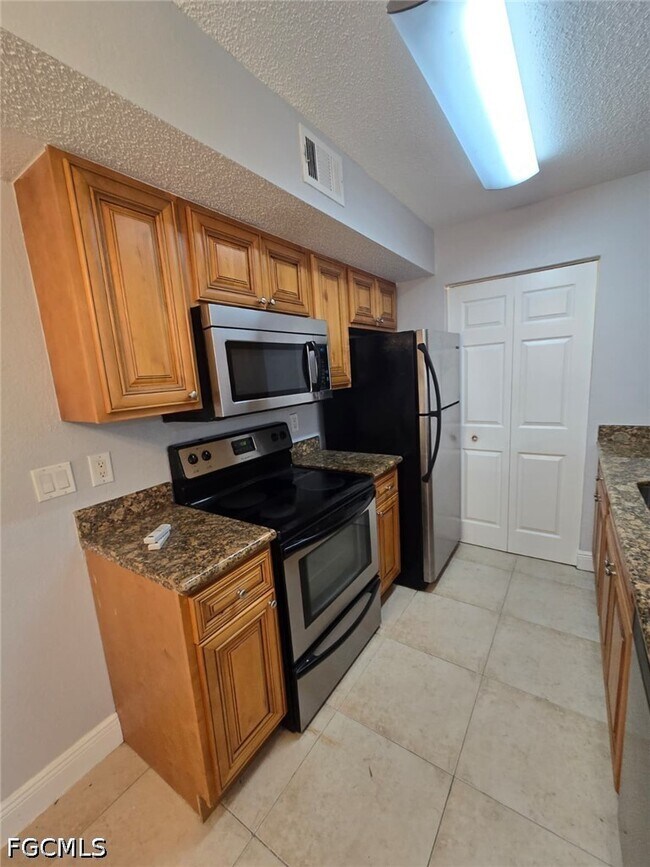 Building Photo - 12591 Equestrian Cir