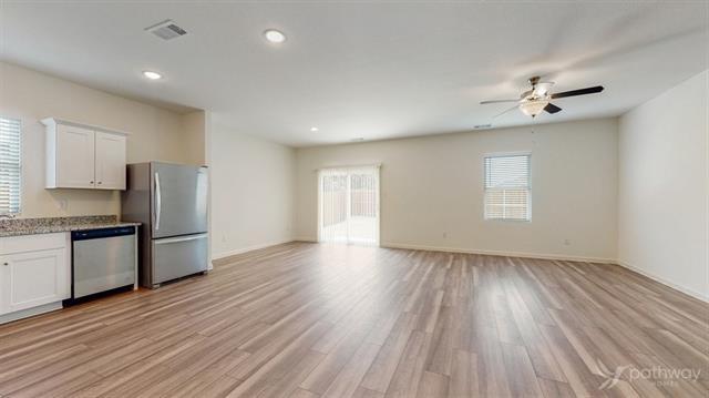 Foto del edificio - 1529 Ancer Wy