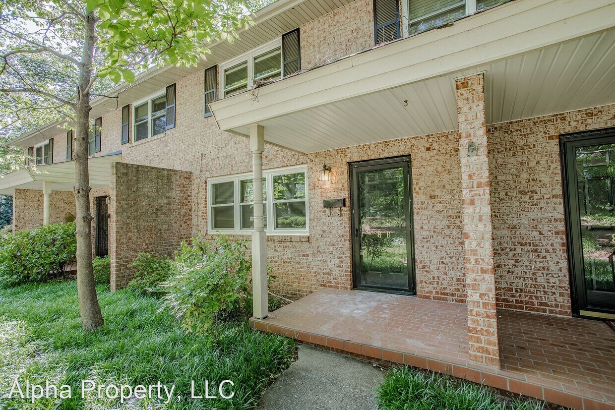 Primary Photo - 2 br, 1 bath House - 8B Knoxbury Terrace