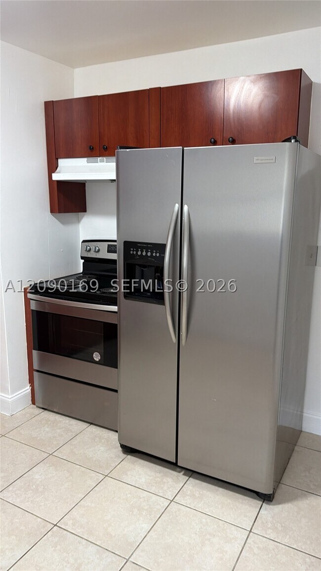 Foto del edificio - 28 SW 8th St