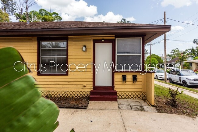 Charming Duplex in Mills 50 District - Charming Duplex in Mills 50 District House