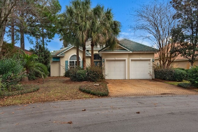 Building Photo - MOVE IN SPECIAL: 30% OFF FIRST MONTHS RENT -- Spacious unfurnished 4B/3B home in Gated Community ...