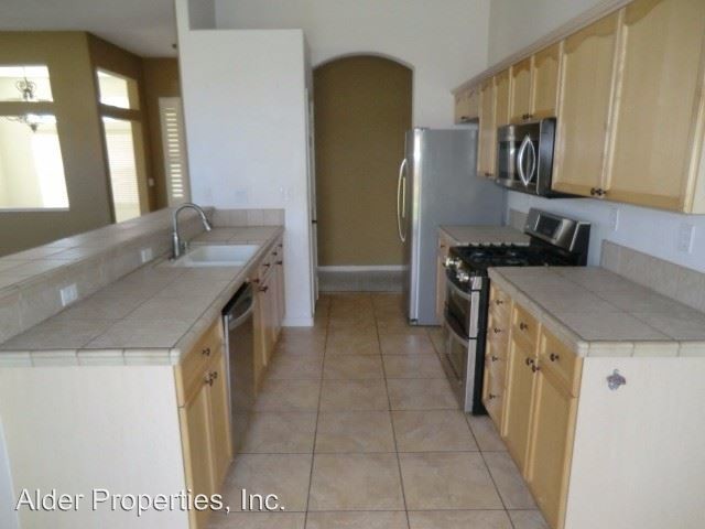 Foto del edificio - 3 br, 2 bath House - 1655 Sewell Dr