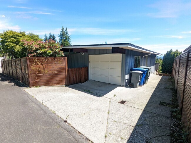 Building Photo - 16549 35th Ave NE
