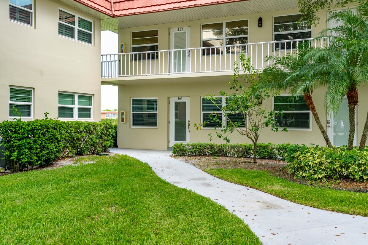Foto principal - 8 Vista Palm Ln