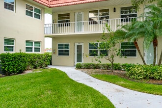 Building Photo - 8 Vista Palm Ln