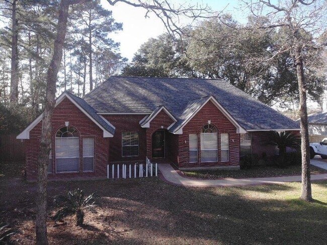 Building Photo - 1800 Carriage Run W